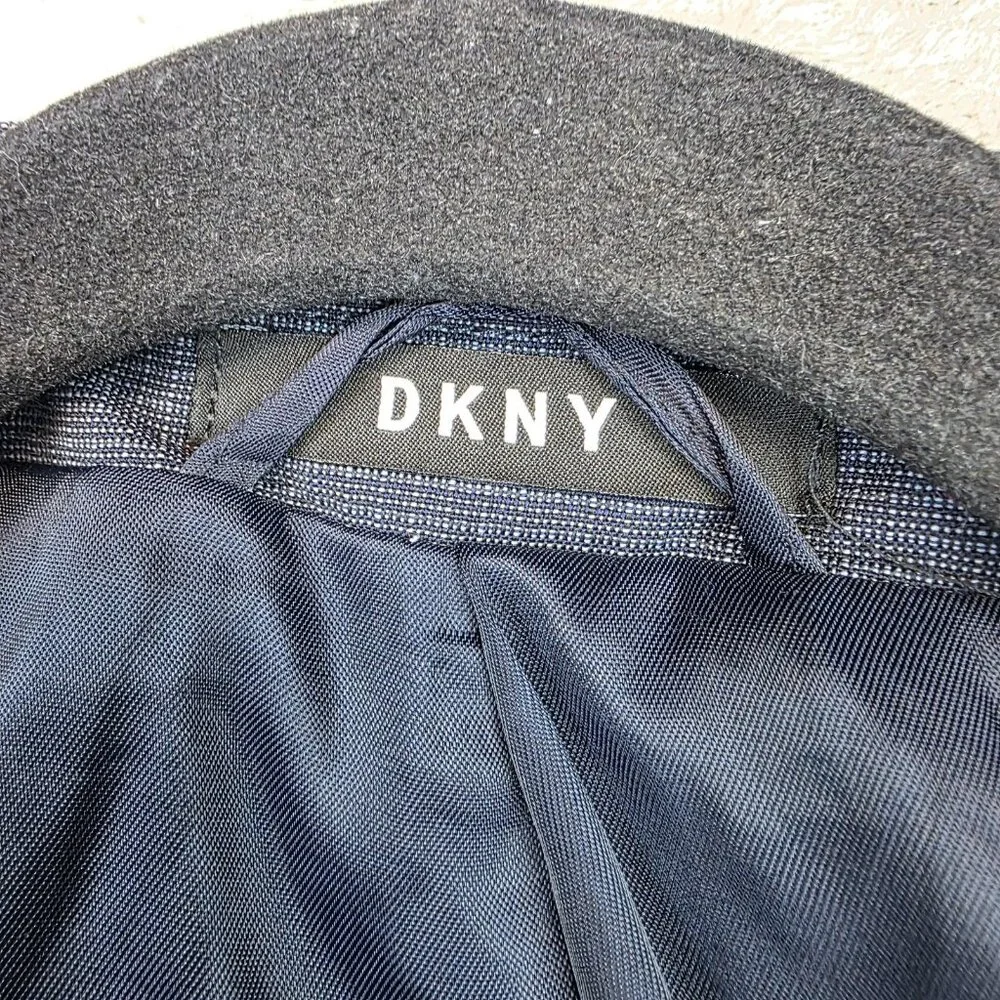 DKNY Blazer Mens 44R Blue Check Wool Two Button Sport Coat Suit Jacket Stretch